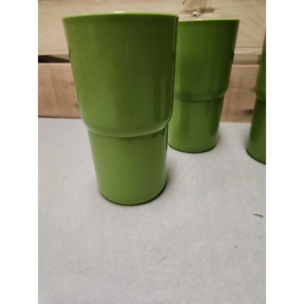 Tupperware Vintage Green Tumbler Set - (4) 12oz - #2412d -EUC